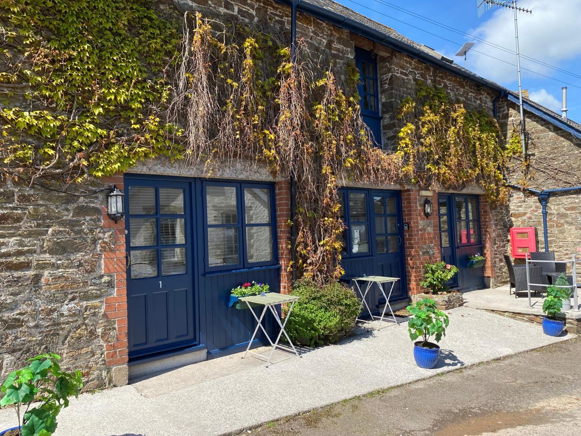 The Ivy Barn Holbeton Ξενοδοχείο Εξωτερικό φωτογραφία